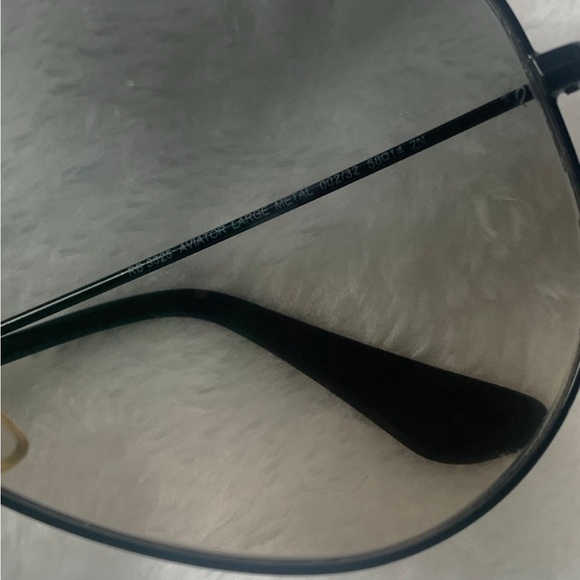 ♠️SOLD♠️ Ray Ban Gradient Aviator Sunglasses Large 3025 002/32 Black Frame Gre - Picture 9 of 9